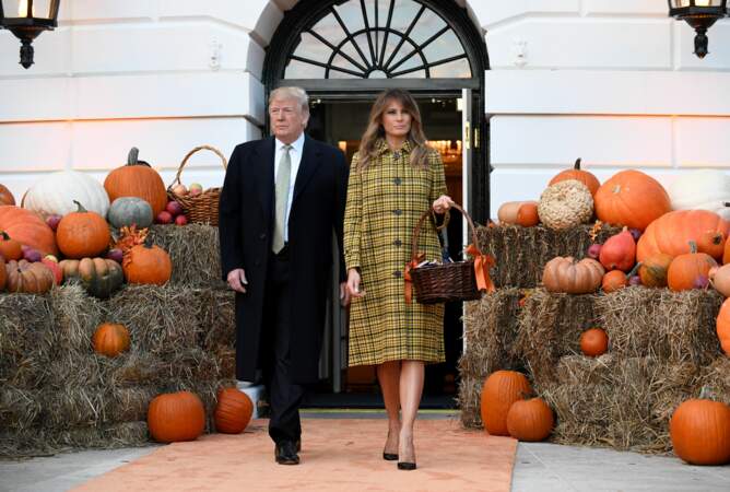 En ce 28 octobre, Donald Trump et sa femme Melania s'apprête à distribuer des friandises aux enfants pour Halloween