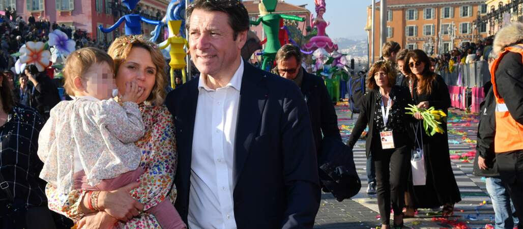 Le maire de Nice Christian Estrosi, sa compagne Laura Tenoudji, et leur fille Bianca, lors du Carnaval de Nice.