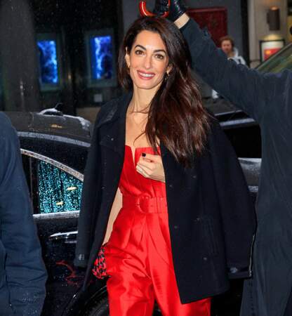 Amal Clooney très élégante pour la baby shower de Meghan Markle, à New York, le 20 février 2019