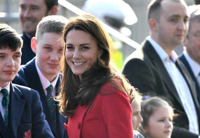 Kate Middleton rayonnante à la rencontre de la jeune génération de Belfast, le 27 février 2019.