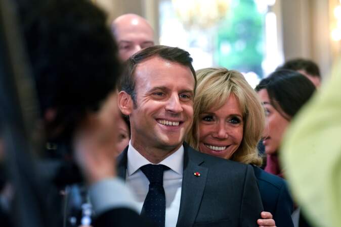 Brigitte et Emmanuel Macron ont montré l'image d'un couple uni et soudé à l'Élysée ce 1er mai