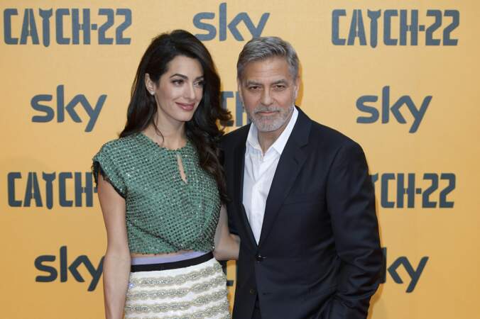Amal Clooney très lookée dans cette tenue de la collection printemps/été 2018 de Gimabattista Valli