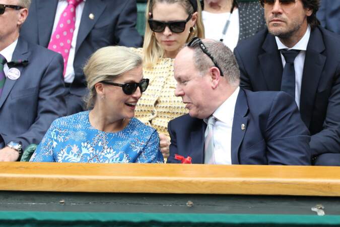 La voisine du prince Albert de Monaco à Wimbledon ce 10 juillet n'était autre que Sophie Rhys-Jones