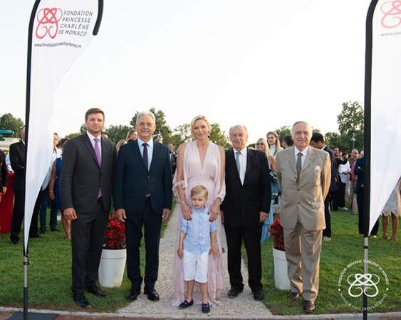 Charlène de Monaco entourée notamment de son fils Jacques et de son frère Gareth Wittstock (tout à gauche)