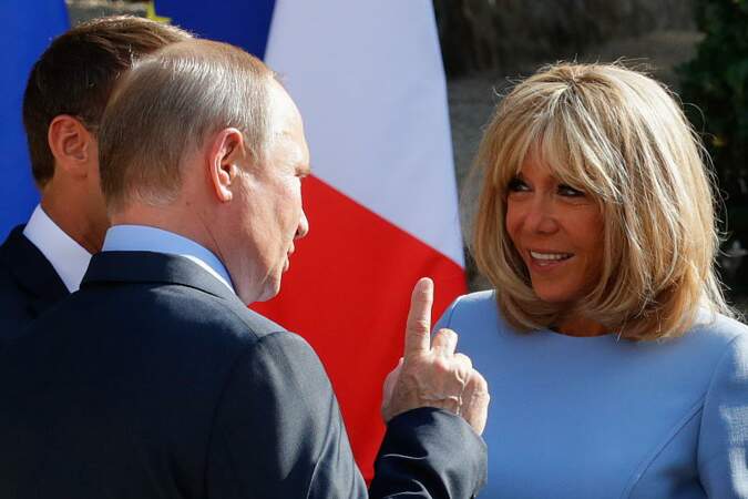Brigitte Macron s'entretient avec le président russe