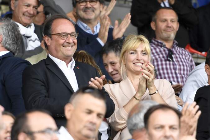 François Hollande et Julie Gayet ont assisté à un match de rugby à Brive-La-Gaillarde ce dimanche 8 septembre