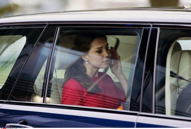 Kate Middleton, très émue après une visite dans un hôpital pour enfant à Norwich, le 25 novembre 2014