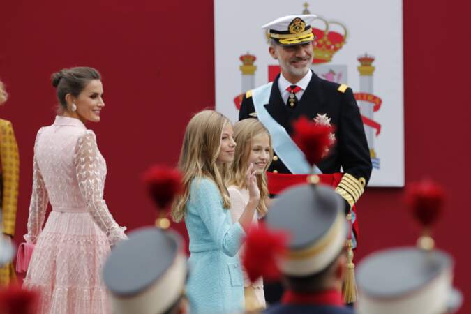 La tenue de la reine est signée Felipe Varela.