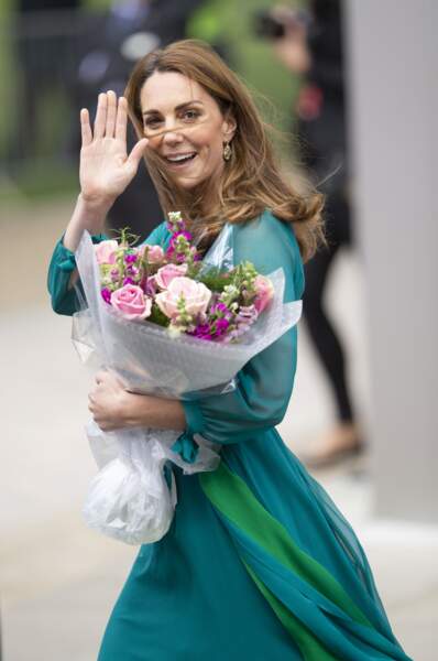 Kate Middleton robe verte pour une sortie au centre Agha Khan à Londres le