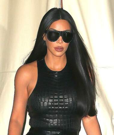 Kim Kardashian est passé d'un carré court à des maxi longueurs en moins de 24h grâce aux extensions de cheveux. 