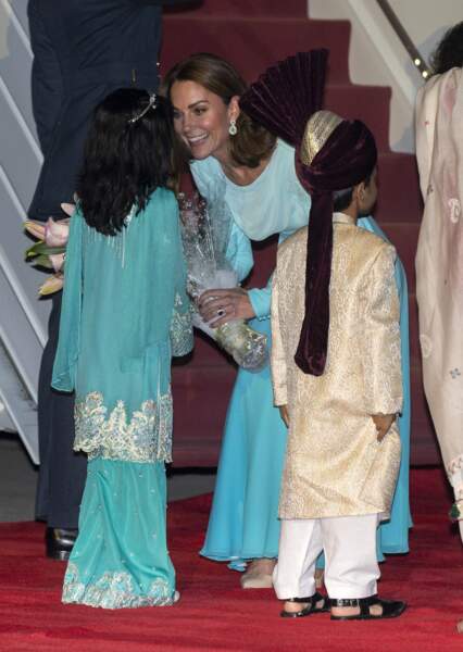 Kate Middleton s'accorde aux tenues du Pakistan