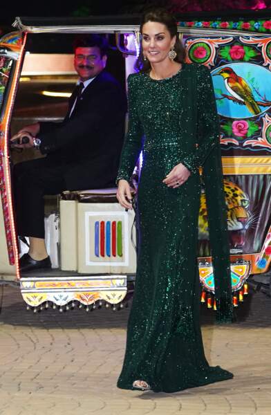 Kate Middleton sublime en robe Jenny  Packham le 15 octobre 2019 au Pakistan