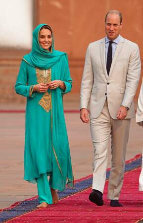 Lors de son voyage au Pakistan, la duchesse s'est affichée pieds nus. 