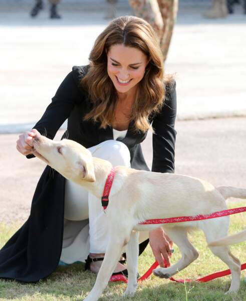Kate Middleton totalement gaga des chiens
