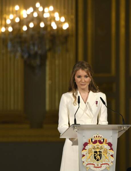 Elisabeth de Belgique fête ses 18 ans en grande pompe, au Palais royal de Bruxelles, le 25 octobre 2019.