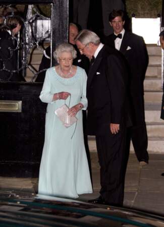 Elizabeth II lors de la soirée d'anniversaire du roi Constantin de Grèce, le 2 juin 2010 à Londres