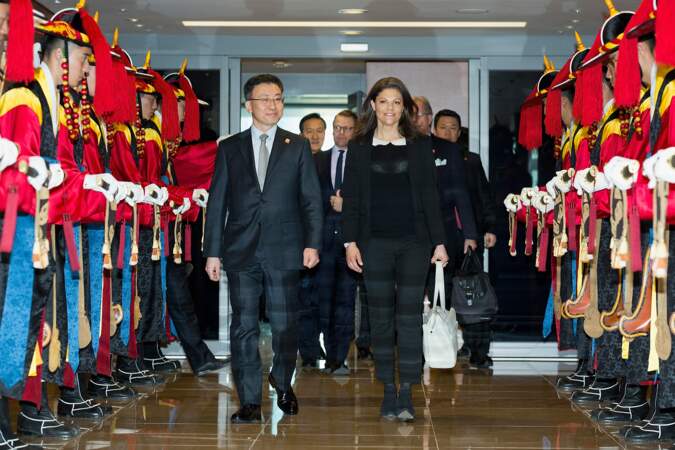 La princesse Victoria de Suède à son arrivée à l'aéroport d'Incheon, en Corée du Sud, le 23 mars 2015.