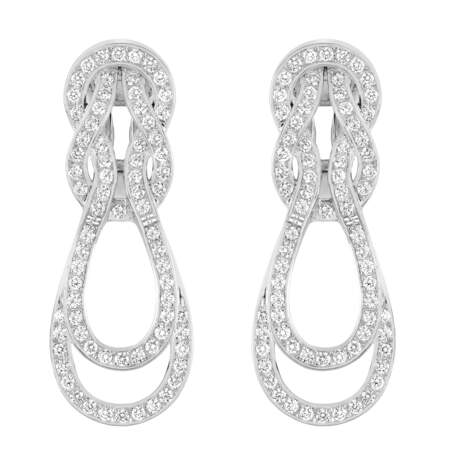Boucles d'oreilles 8°0, en or blanc et diamants blancs, FRED, prix sur demande.