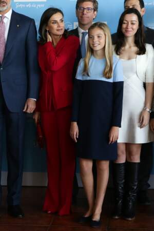 Letizia d'Espagne incendiaire en total look rouge avec Felipe et ses filles le 4 novembre 2019 à Barcelone