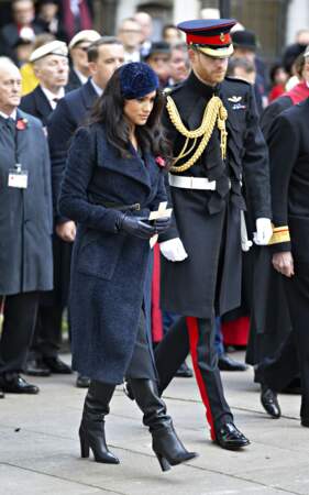 Meghan Markle, au 91ème 'Remembrance Day', à Westminster Abbey, le 7 novembre 2019. La Duchesse de Sussex porte un manteau Sentaler. Vêtement qu'elle a déjà porté plusieurs fois notamment en 2015.