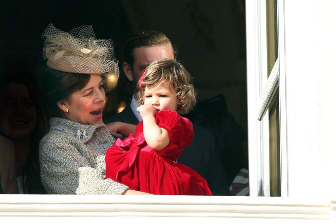 La princesse Caroline de Hanovre et sa petite-fille India Casiraghi, au balcon du palais princier à l'occasion de la fête nationale, le 19 novembre 2016. 