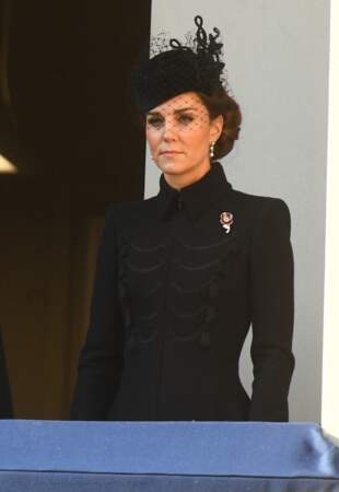 Kate Middleton avait elle aussi revêtu le noir qui est de rigueur en ce Jour du souvenir