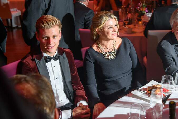  Mick Schumacher et sa mère Corinna Schumacher, au Gala de la presse sportive, à Francfort