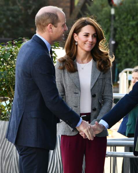 Kate Middleton très chic auprès du prince William