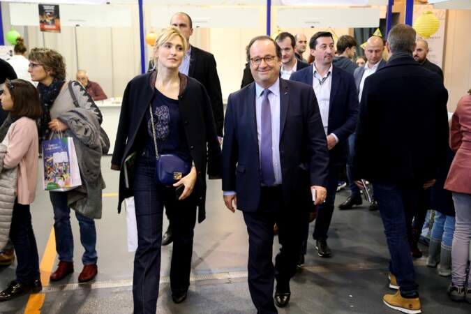 François Hollande et Julie Gayet en couple à la Foire du livre de Brive, les 9 et 10 novembre 2019 