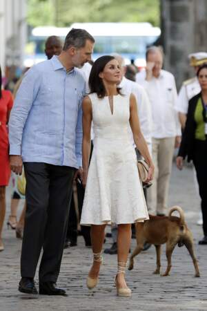 Letizia d'Espagne et le roi Felipe VI se baladant dans les rues de Cuba le 12 novembre