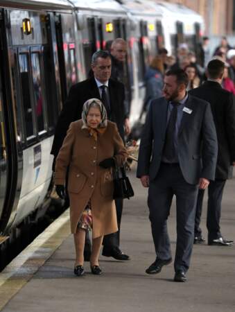 20 décembre 2018 : La reine Elisabeth II arrive par le train à la station ferroviaire King's Lynn pour passer les fêtes de Noël.