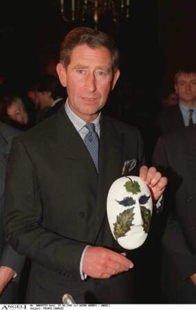 Le Prince Charles en 1996 ne portait pas la barbe et ce, jusqu'à aujourd'hui.