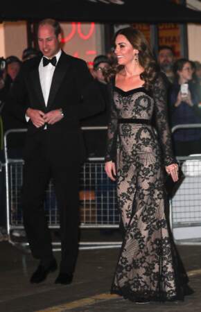 Le prince William et la très élégante Kate Middleton arrivent à la soirée Royal Variety Charity, à Londres, le 18 novembre 2019.