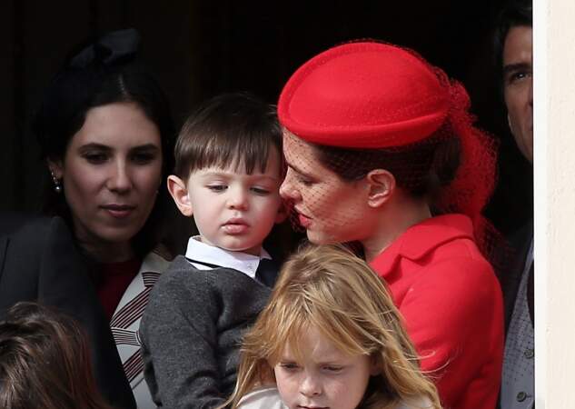 19 novembre 2016 : Charlotte Casiraghi et son fils Raphaël,  se présentent au balcon lors de la Fête Monégasque à Monaco.