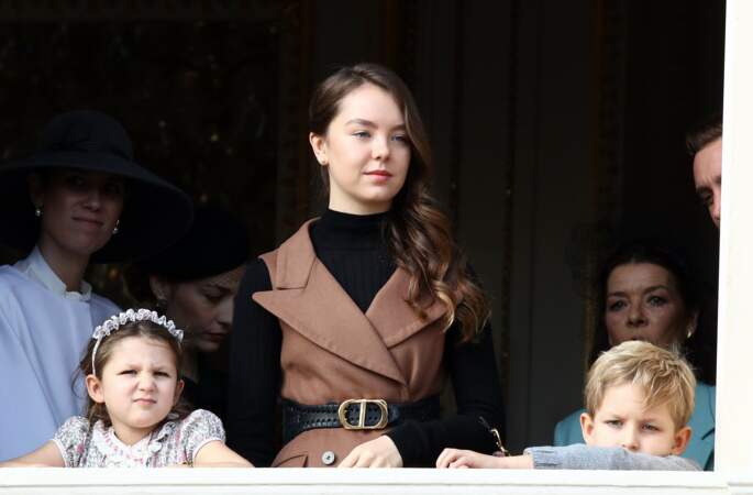 La princesse Alexandra de Hanovre, fille de Caroline de Monaco dans une tenue et une ceinture signées Dior.