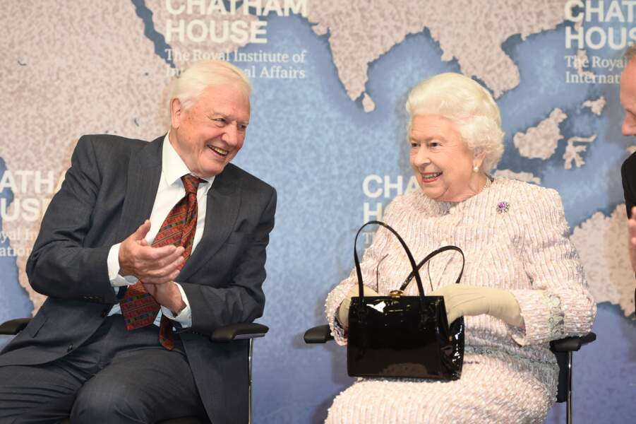 Sa Majesté Elizabeth II a été ravie de retrouver son ami, l'explorateur David Attenborough 