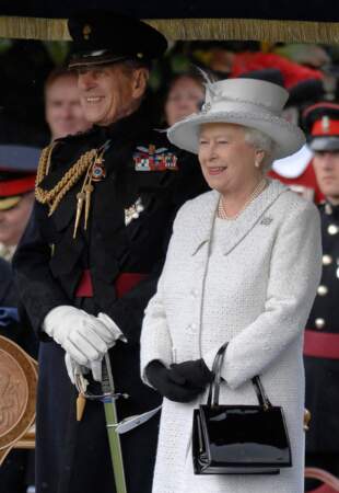  2010 :  La Reine d'Angleterre et son époux passant en revue la compagnie "Pikemen Musketeers of the Honourable Artillery at Armoury House".