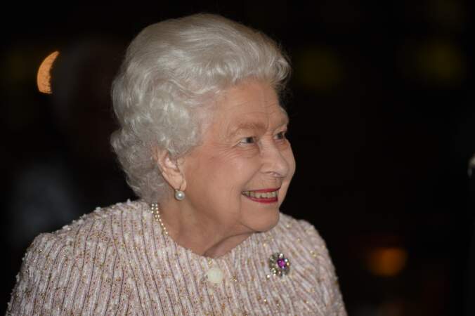 Mercredi 20 novembre, à Londres, la monarque de 93 ans a remis une récompense importante à l'écrivain