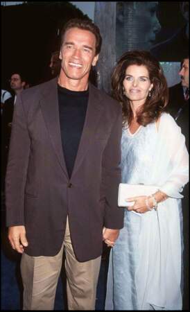 Arnold et son ex-femme Maria Shriver.
Pour cette histoire, c'est autre chose, Arnold Schwarzenegger a mené une double vie sous son propre toit. En effet, l'acteur entretenait une relation avec sa femme (Maria Shriver), et une employée de maison (Mildred Patty Baena).