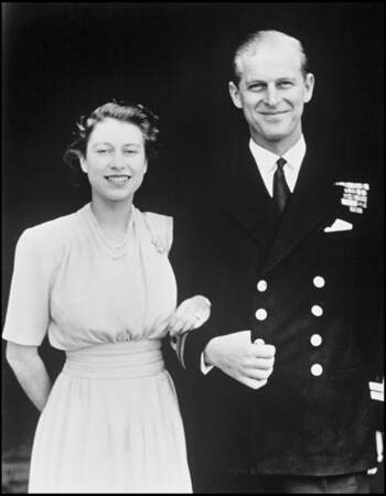 Le Prince Philip en 1947 accompagné de sa future femme, Elizabeth II. 