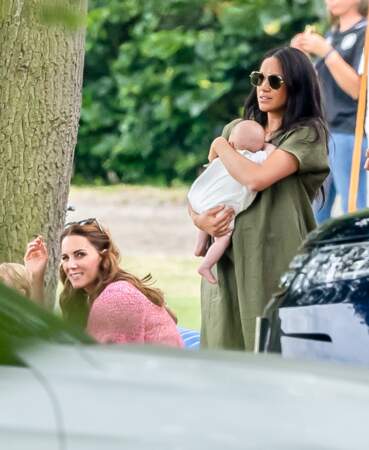 Rare apparition de Kate Middleton et Meghan Markle avec leurs enfants, lors d'un match de polo opposant les princes William et Harry, dans le Berkshire, le 10 juillet 2019.