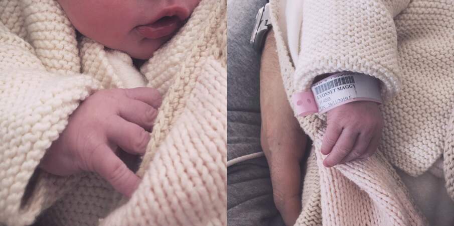 C'est par cet adorable cliché que la chanteuse Alizée a annoncé la naissance de sa fille Maggy, le 24 novembre 2019. 