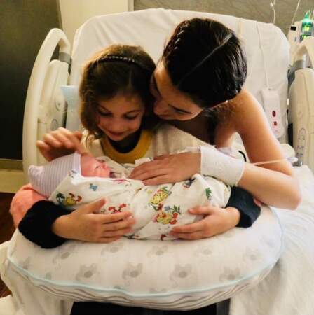 Le top Lily Aldridge, avec sa fille Dixie Pearl (née en 2012), et son fils Winston Roy, né le 29 janvier 2019. 