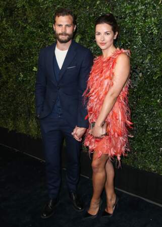 La famille du comédien Jamie Dornan et de son épouse, la musicienne Amelia Warner, s'est agrandie avec l'arrivée d'une troisième petite fille, dont la naissance a été confirmée sur Instagram en mars 2019. 