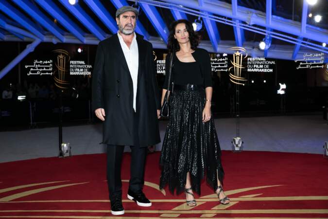 Eric Cantona et sa femme Rachida Brakni optent pour un total look noir.