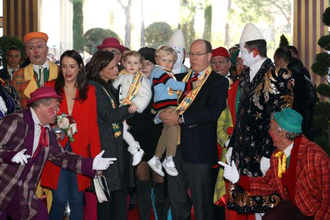 21 janvier 2018 : les jumeaux Princiers, accompagnés de Stéphanie de Monaco et du prince Albert II. Ils arrivent au chapiteau pour assister à la 4ème représentation du 42e festival international du cirque de Monte Carlo. 