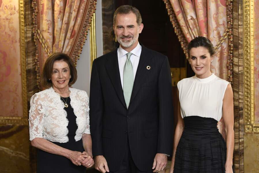 Le roi Felipe VI et la reine Letizia d'Espagne très élégants à Madrid, le 2 décembre 2019. 