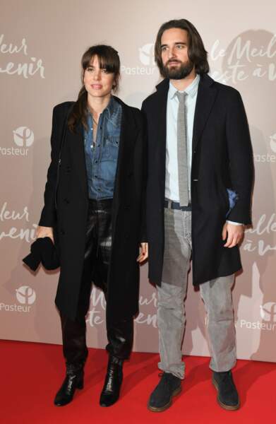 Charlotte Casiraghi ultra lookée au bras de son mari Dimitri Rassam pour l'avant-première du film "Le Meilleur reste à venir", au Grand Rex à Paris, le 2 décembre 2019.