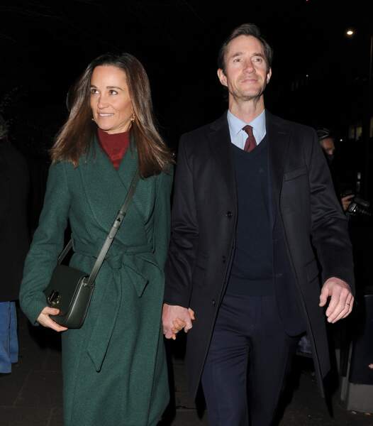 Pippa Middleton et son mari se rendent à l'église Saint-Luke
