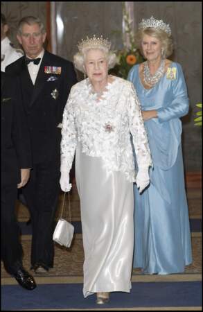 23 novembre 2007 : Aujourd'hui en bonne entente, Camilla Parker Bowles est régulièrement aux côtés de la reine Elizabeth II.